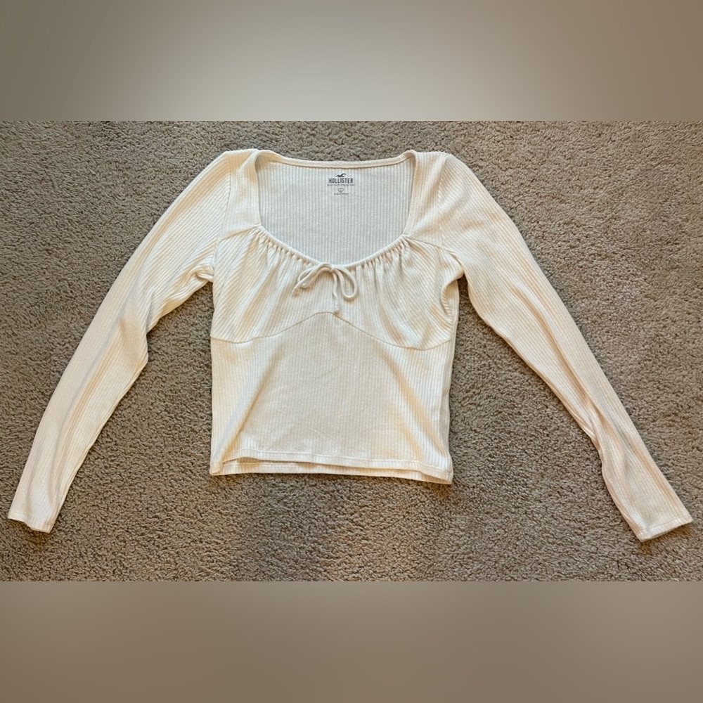 Hollister sweater, off white, size L, brand new with tags